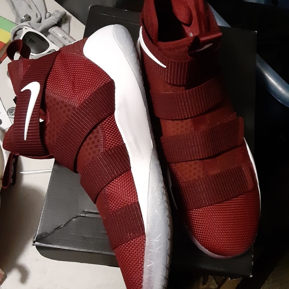 Lebron Soldier XI - Picture 4 of 4